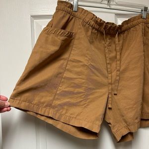 Old Navy Women's Drawstring Utility Shorts in Brown